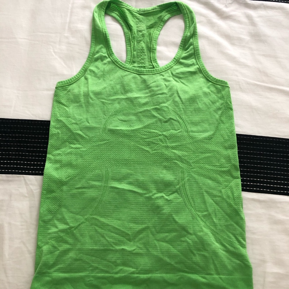 Lululemon tank